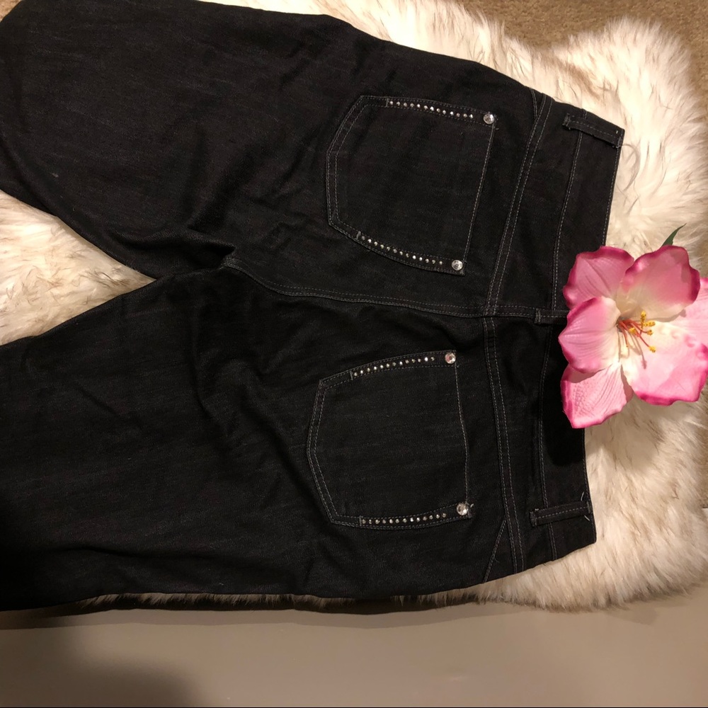 Jeans - Picture 2 of 3